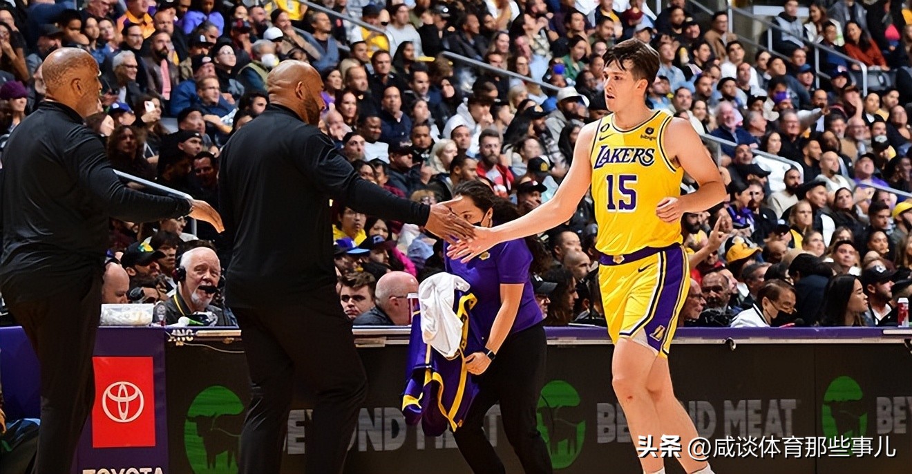 场均30+5+8！身价156万锁定首发，小黑终于再见？小将一战成名