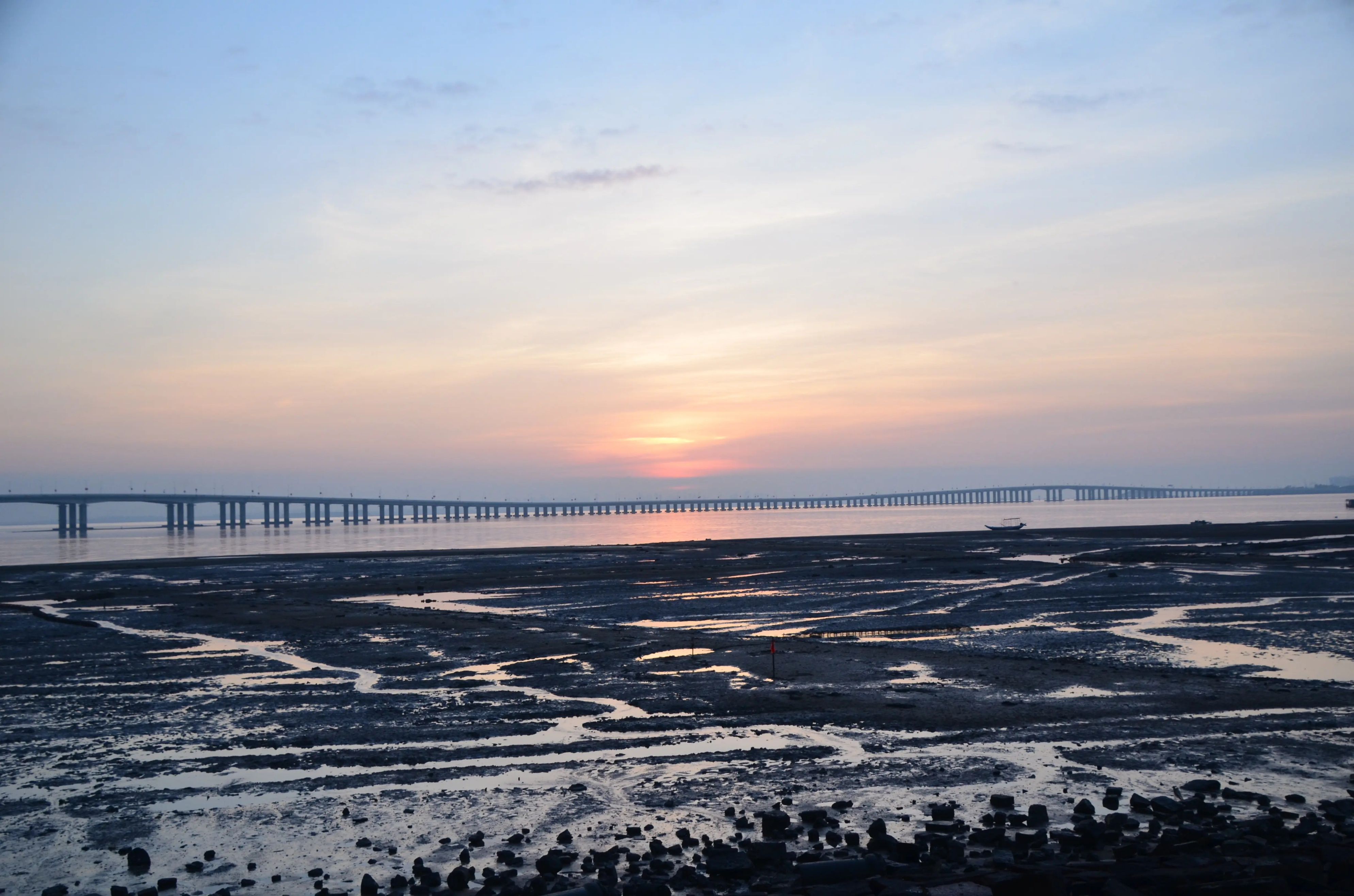 印度美女来中国旅游，第3天回国，心里纳闷：中国的钱很好赚？