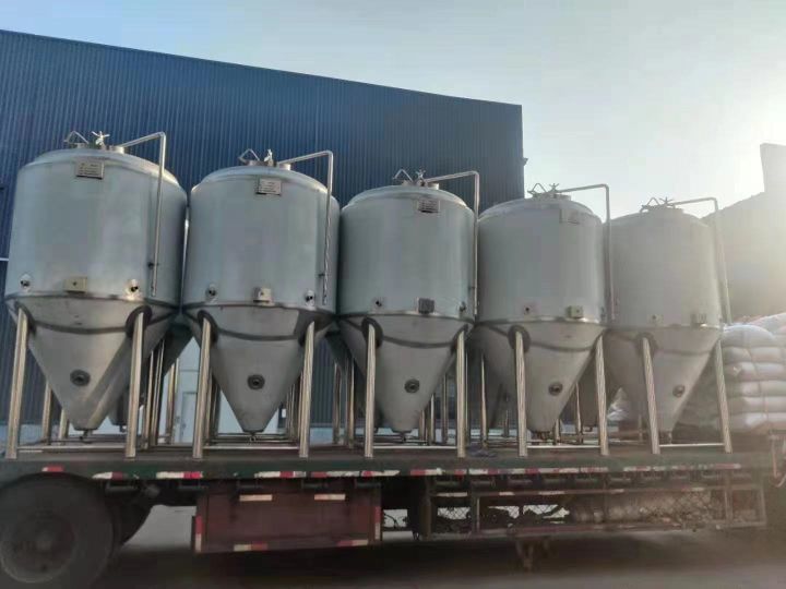 啤酒馆精酿啤酒设备多少钱一套,精酿啤酒店大设备投资大概多少钱