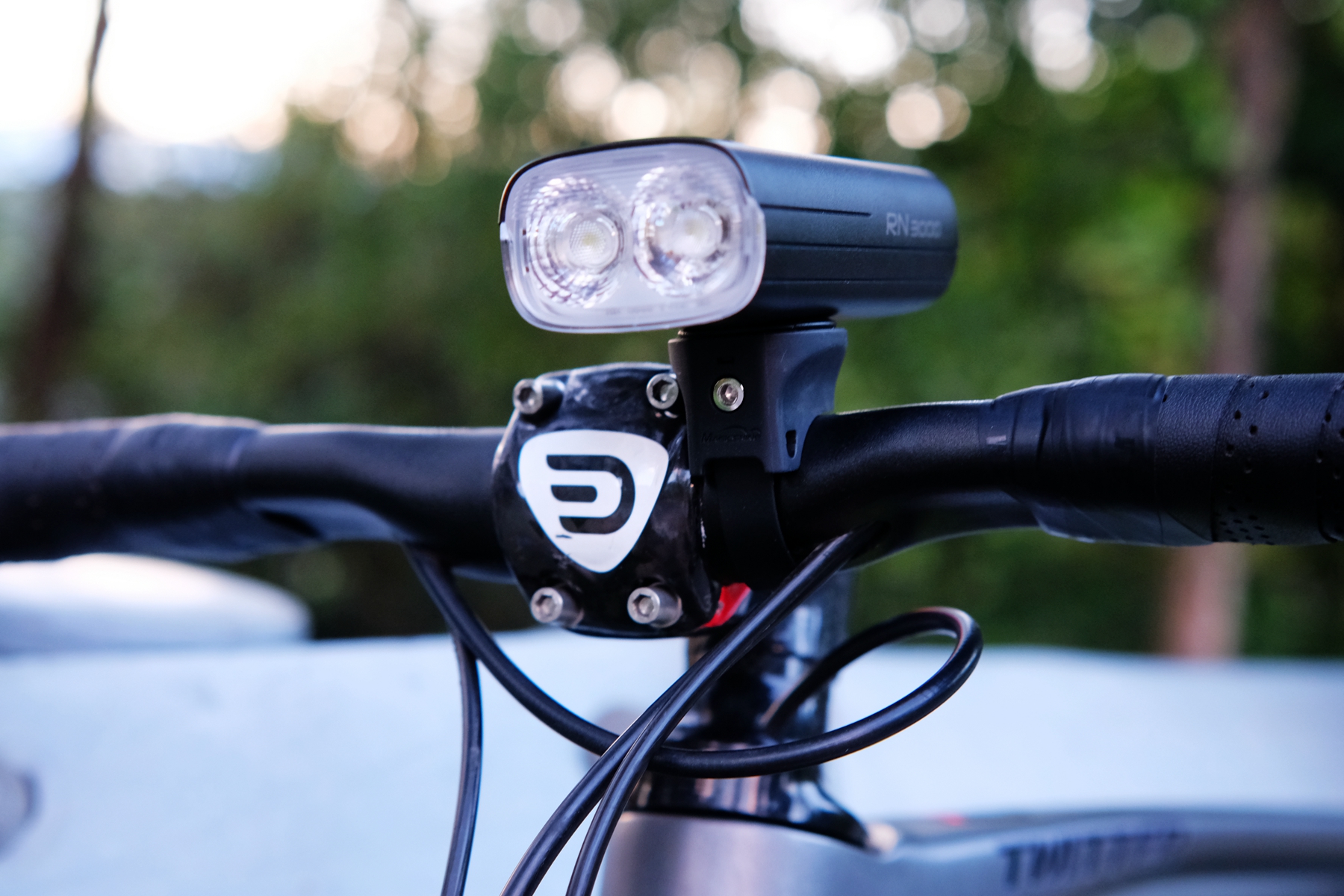 前行的路一片坦途,前行的道路一片光明