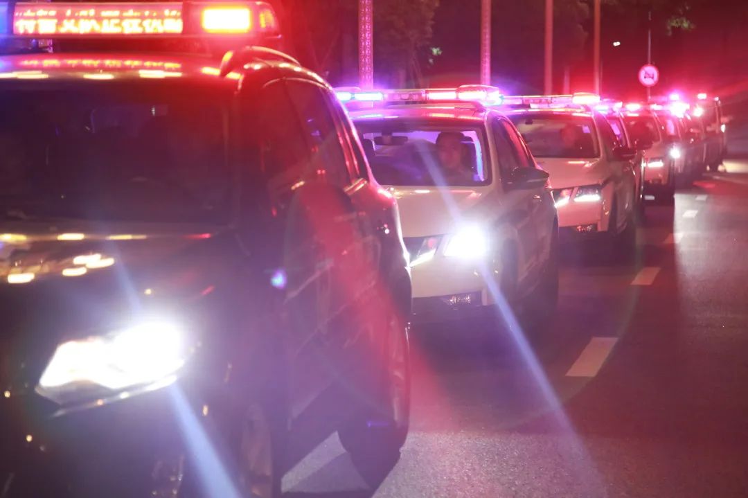 【夏季治安打击整治“百日行动”】福建福州公安持续开展夏夜治安巡查宣防集中统一行动