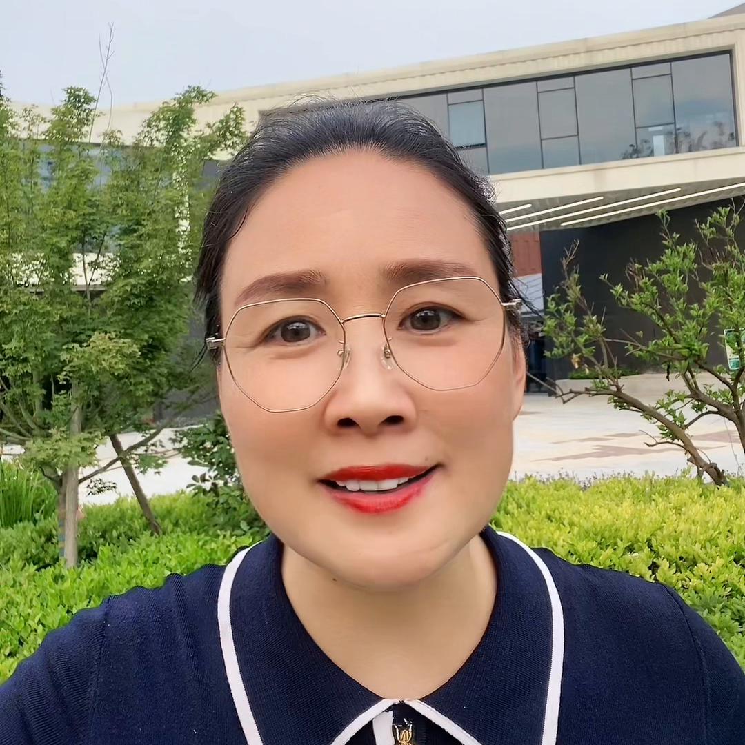 从新手小白到月入上万需要多久#女人努力赚钱最靠谱