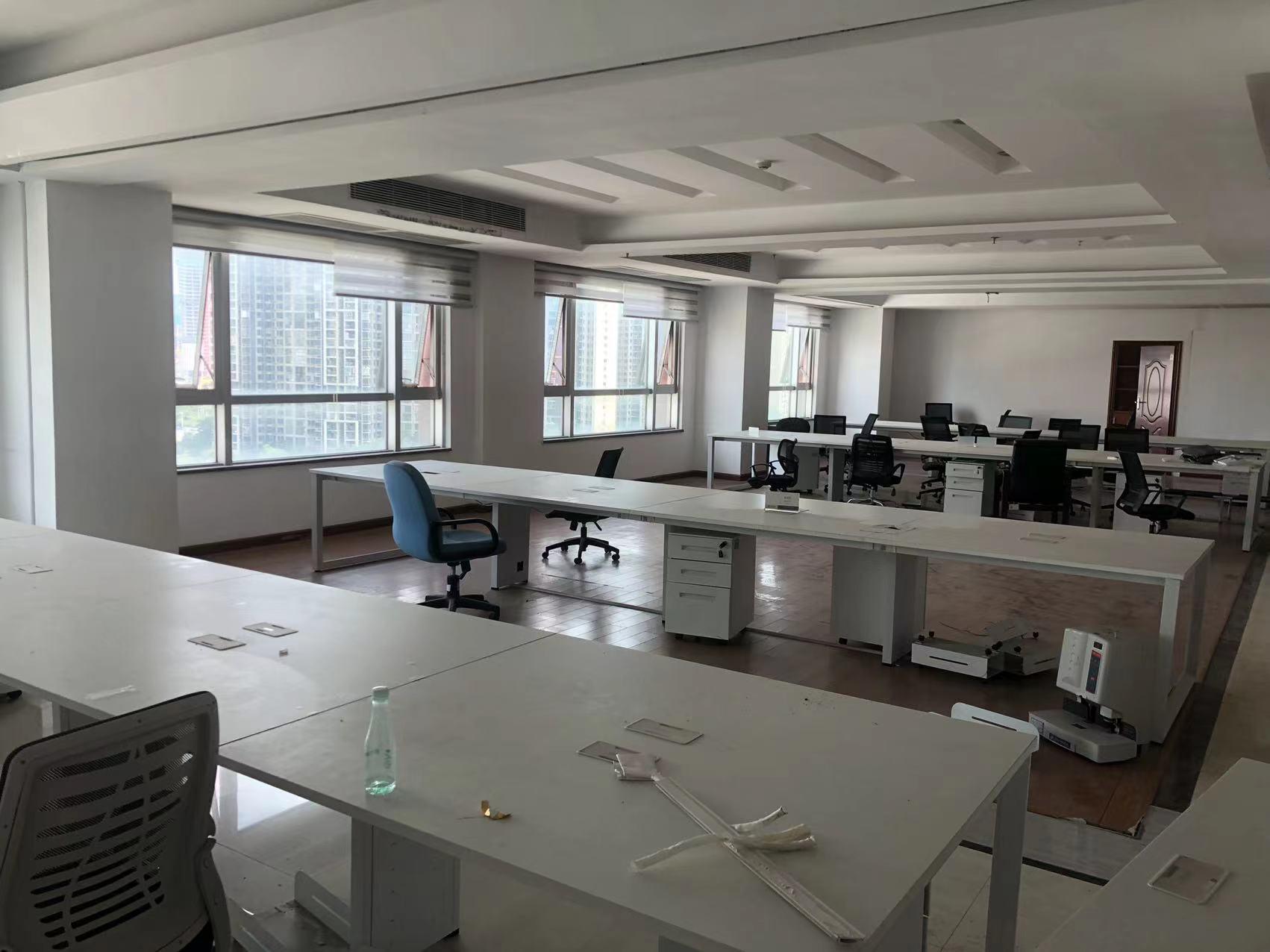 越众甲级大厦5号线双地铁口零距离包租