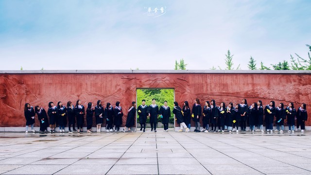 文科生选择汉语言文学专业好不好,文科生300分能上汉语言文学吗