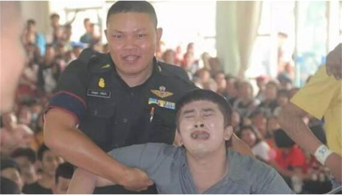 宁做人妖也不愿服兵役，征兵现场吓昏厥，泰国人为何如此抗拒当兵
