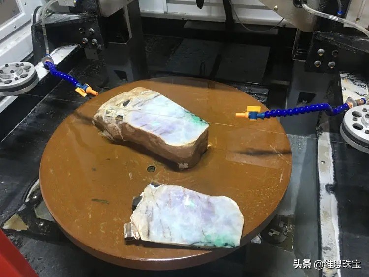 翡翠原石怎么切合适,切翡翠原石的方法和注意事项