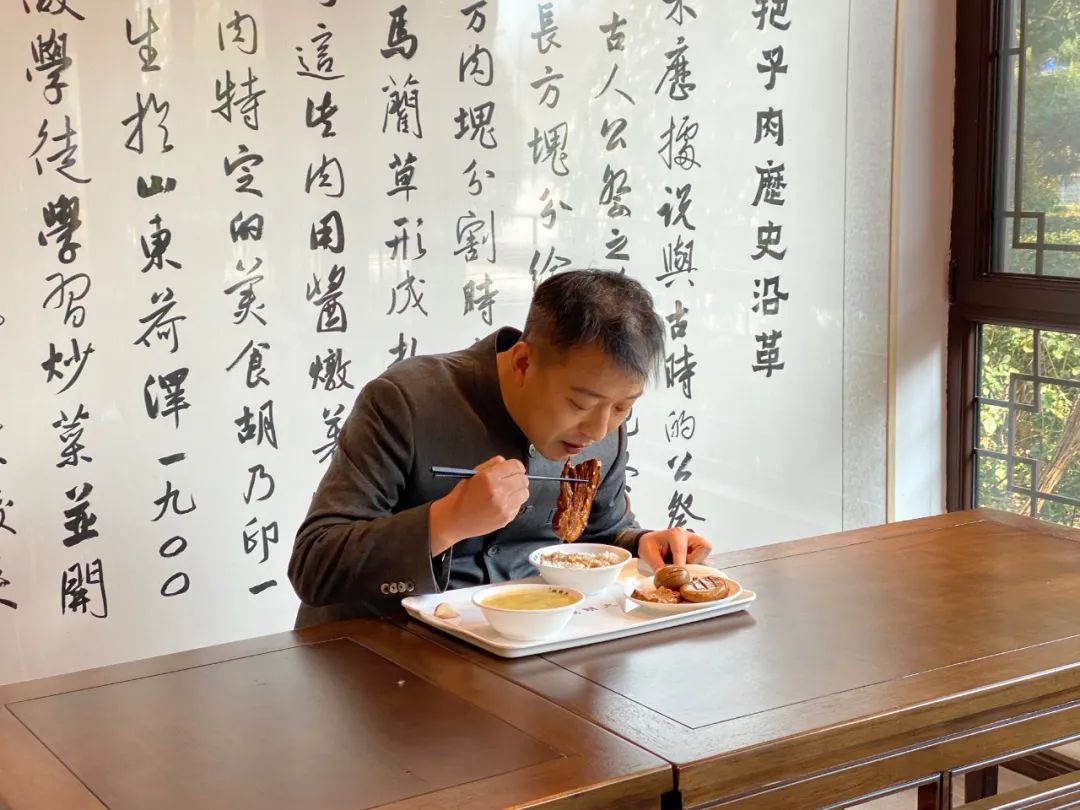 干饭人来济南干饭，一定要吃的是什么？放心它星罗棋布非常好找