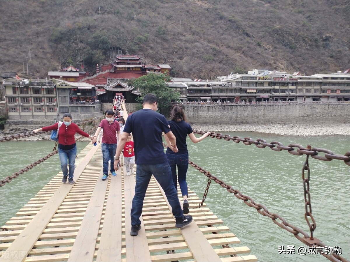 一条河散文,河边的桥散文