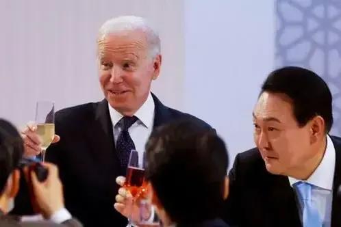 拜登扬言要终结朝鲜政权，金正恩胞妹怒斥：一个老东西，一个傻子