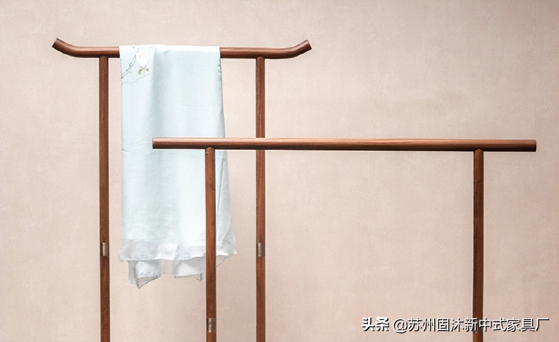 禅意新中式原木大平层,新中式原木禅意软装元素