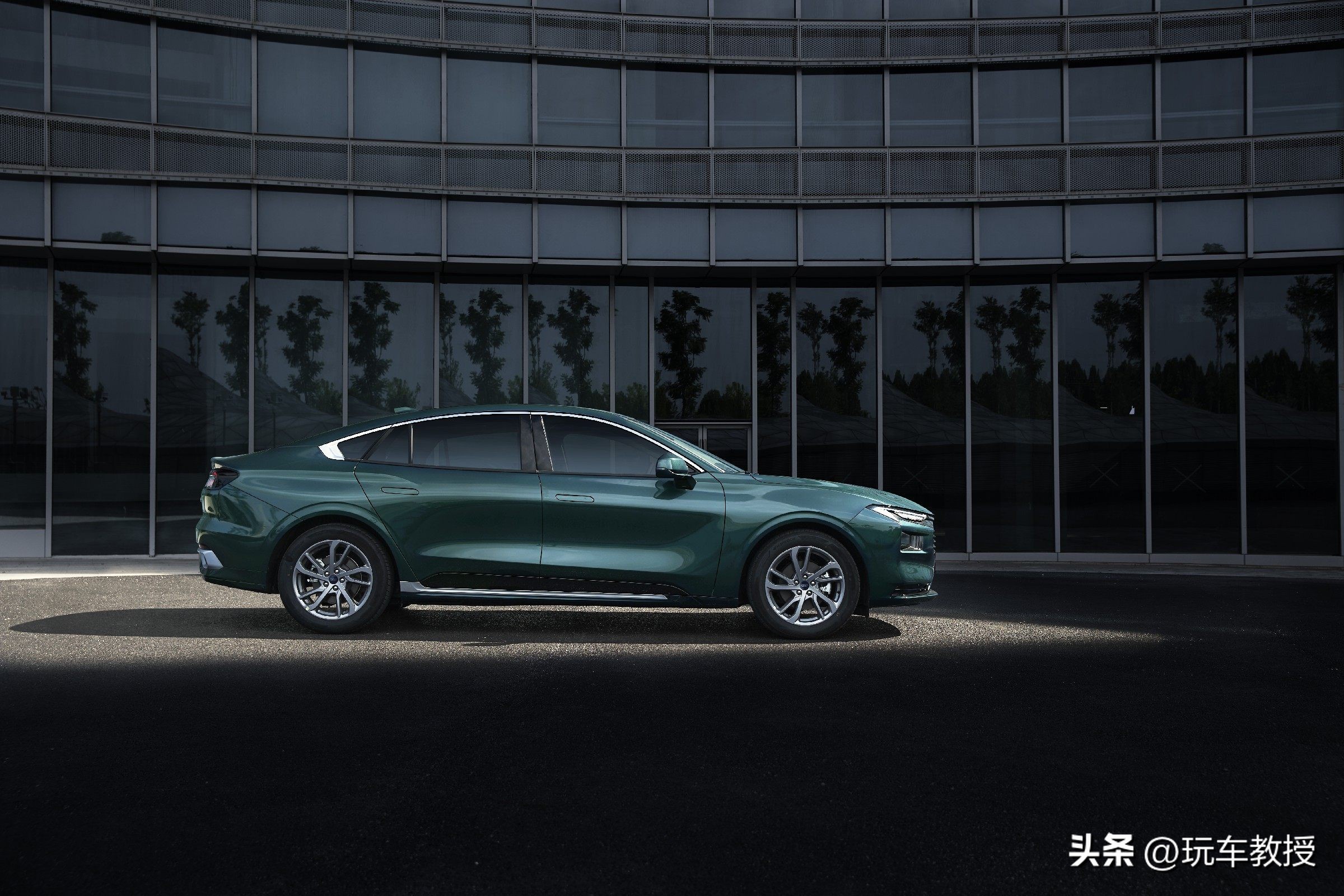 蒙迪欧2023豪华版性价比,颜值超高全新一代蒙迪欧终于来了