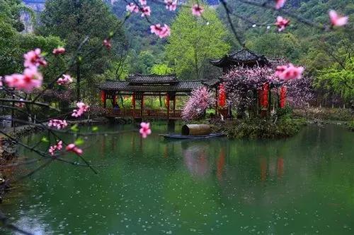 诗经桃夭的意思,诗经桃夭的意思是什么