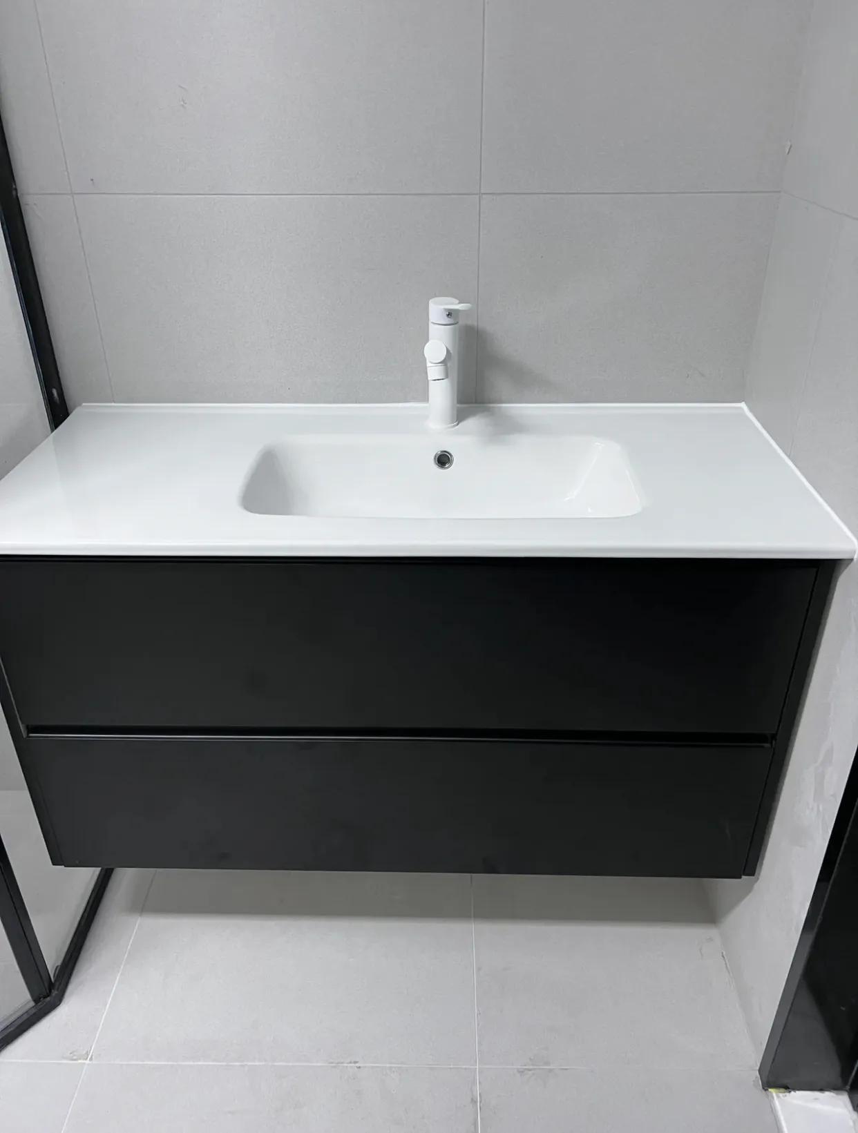 浴室柜是陶瓷一体盆好还是岩板好,网购浴室柜终于安装了