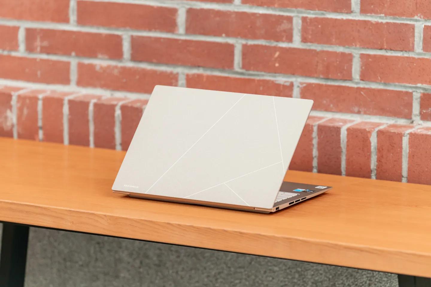 92%屏占比高续航轻薄本华硕灵耀14,2029款华硕灵耀14笔记本值得买吗