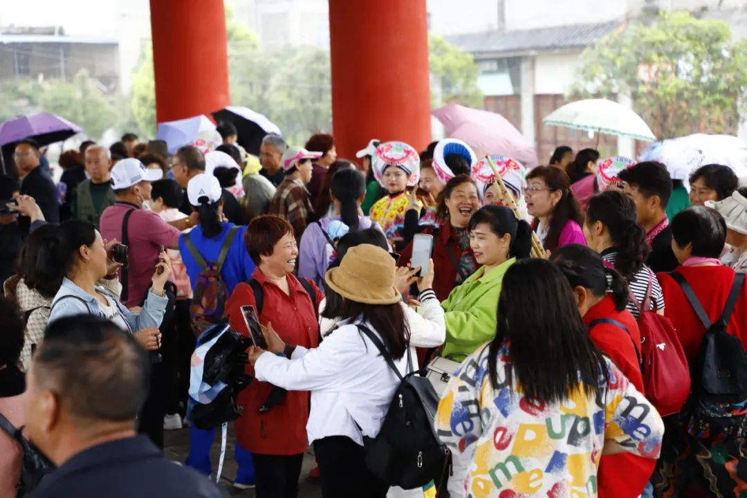 【金沙贡茶】“醉美金沙旅游季”|逛贡茶城游生态园品酱香酒