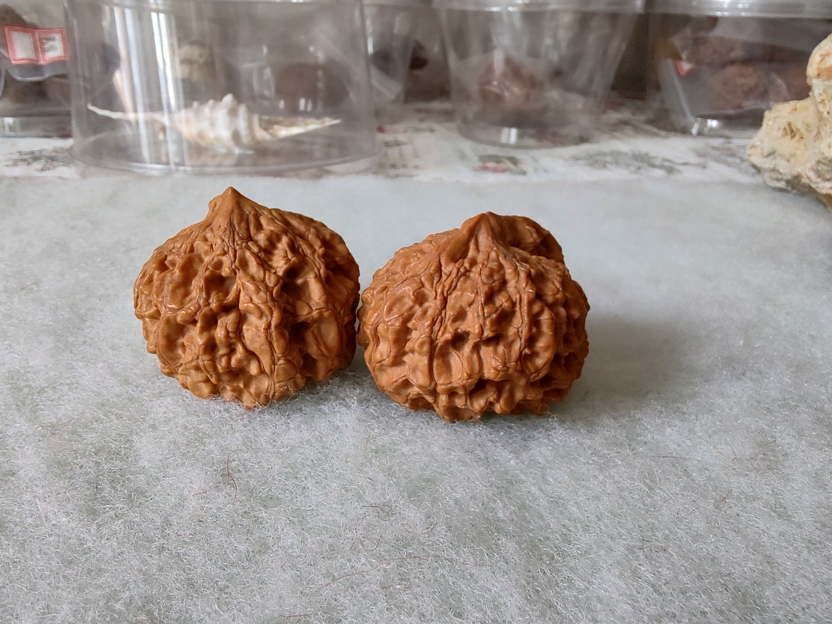 风氏文玩收藏馆:这对儿异形,是不是可以起名叫“小茶壶”呢?