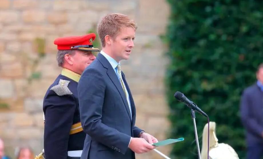 英国最年轻男爵,英国最帅亲王