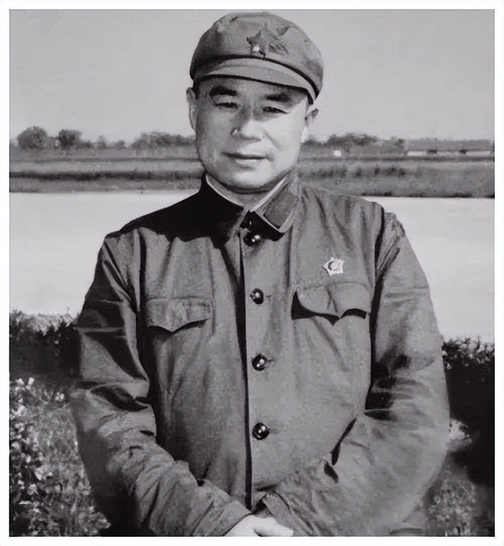 王媛媛回忆1969年离家参军见到久别的司令爸爸时的感人情景