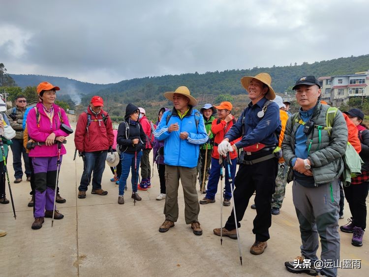 逛天坑、探叮呤当啷洞，去昆明安宁徒步，总有很多惊喜