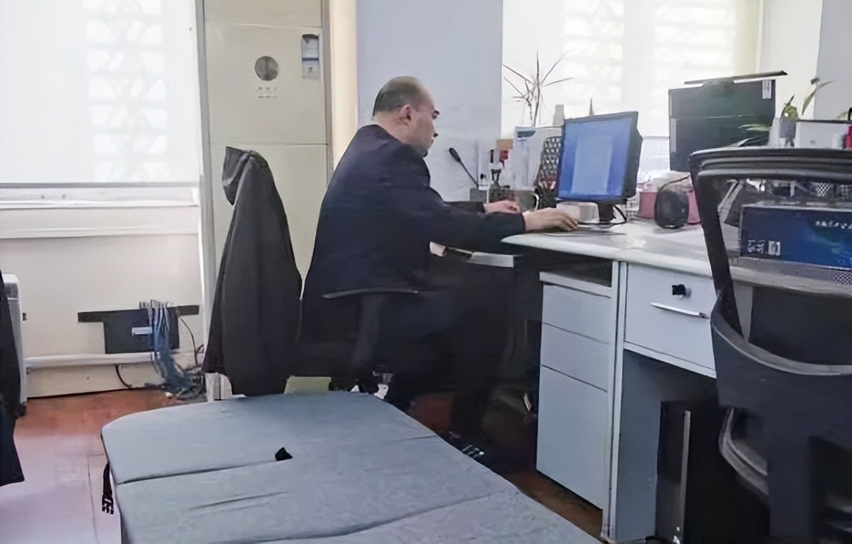 长江银行：闻令而动“疫”然逆行