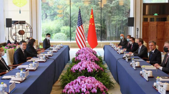 当着布林肯面，王毅提出5项要求，称台湾问题决不退让