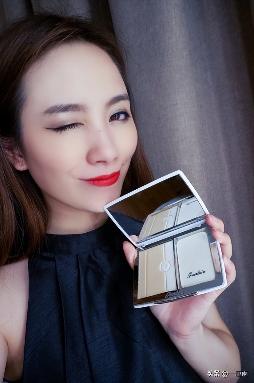 如何使用粉饼打底妆,粉饼上底妆不卡粉的步骤