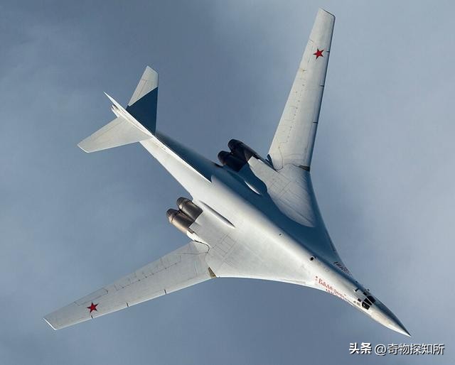 中国用俄罗斯近3倍的军费，养出排名全球第三的*队军**，差距在哪？