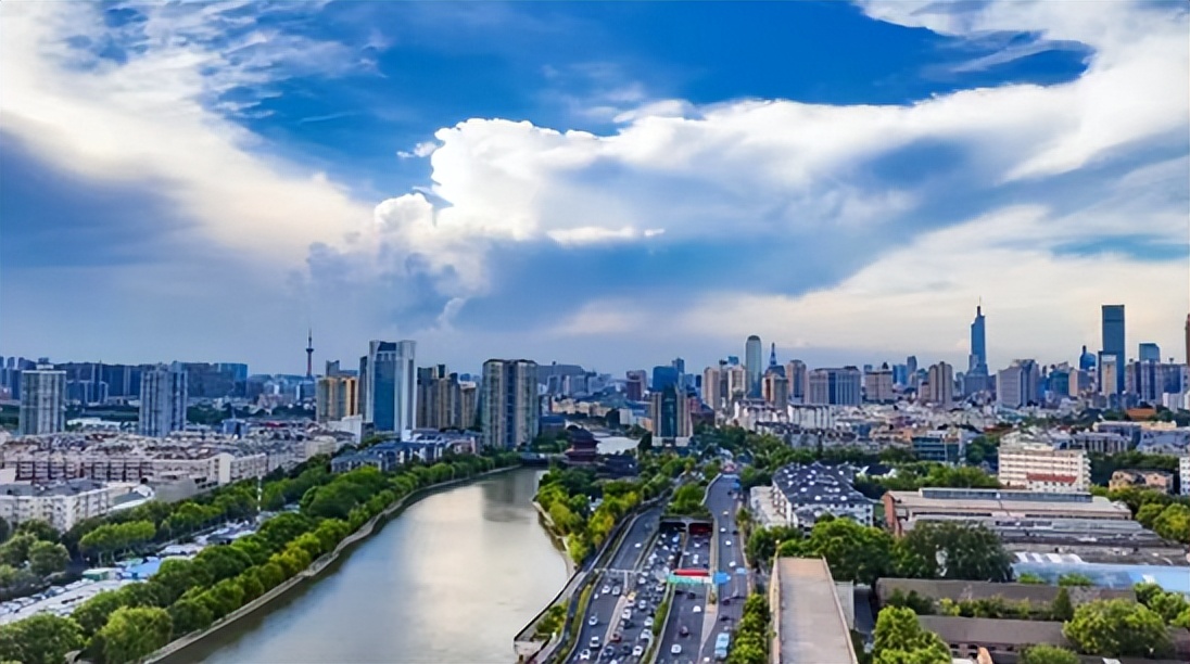 从业人员超110万！南京哪个产业，将摘得万亿级“桂冠”？