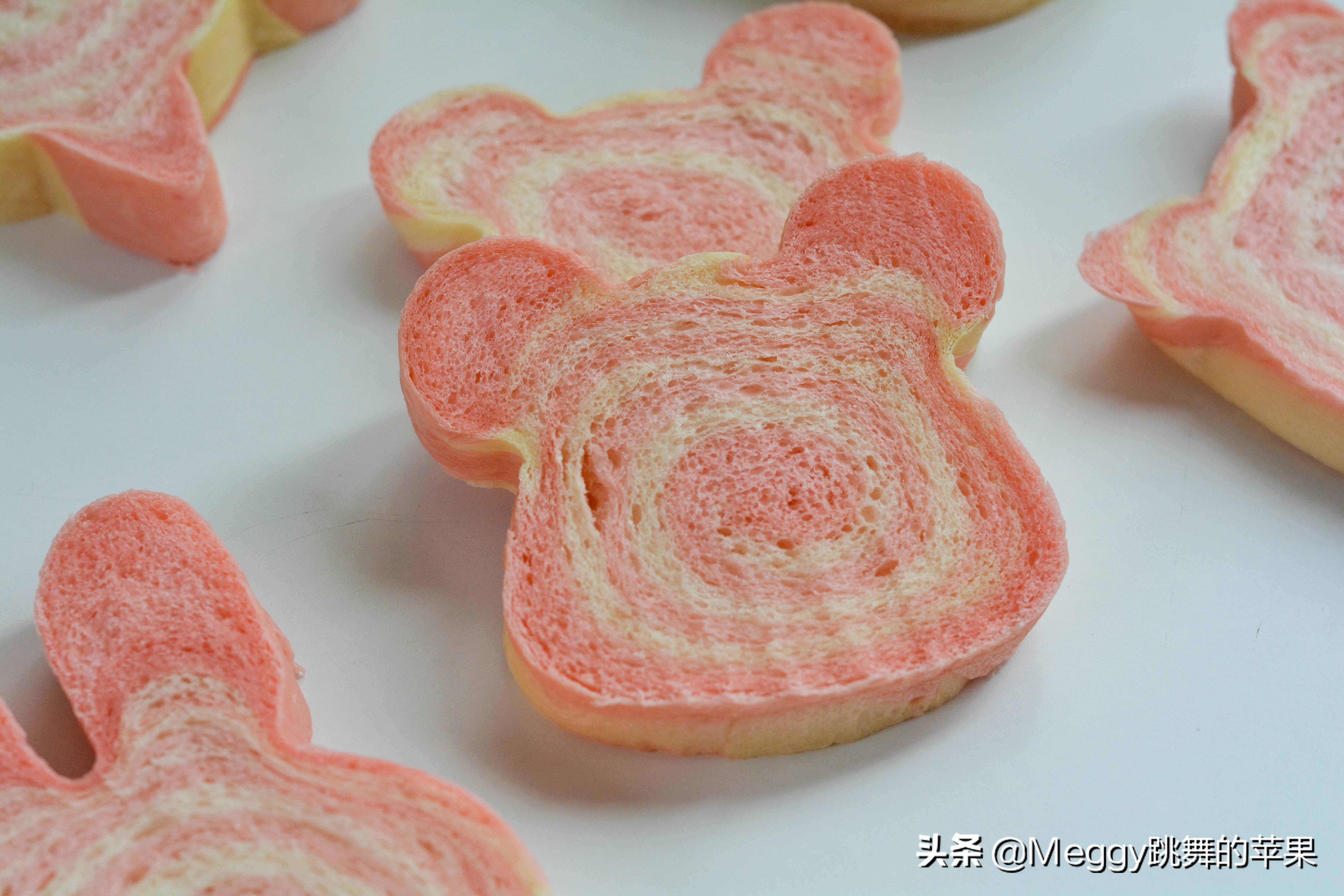 4款有颜有料又好吃的夹心面包,超好吃的紫米夹心炼乳面包推荐