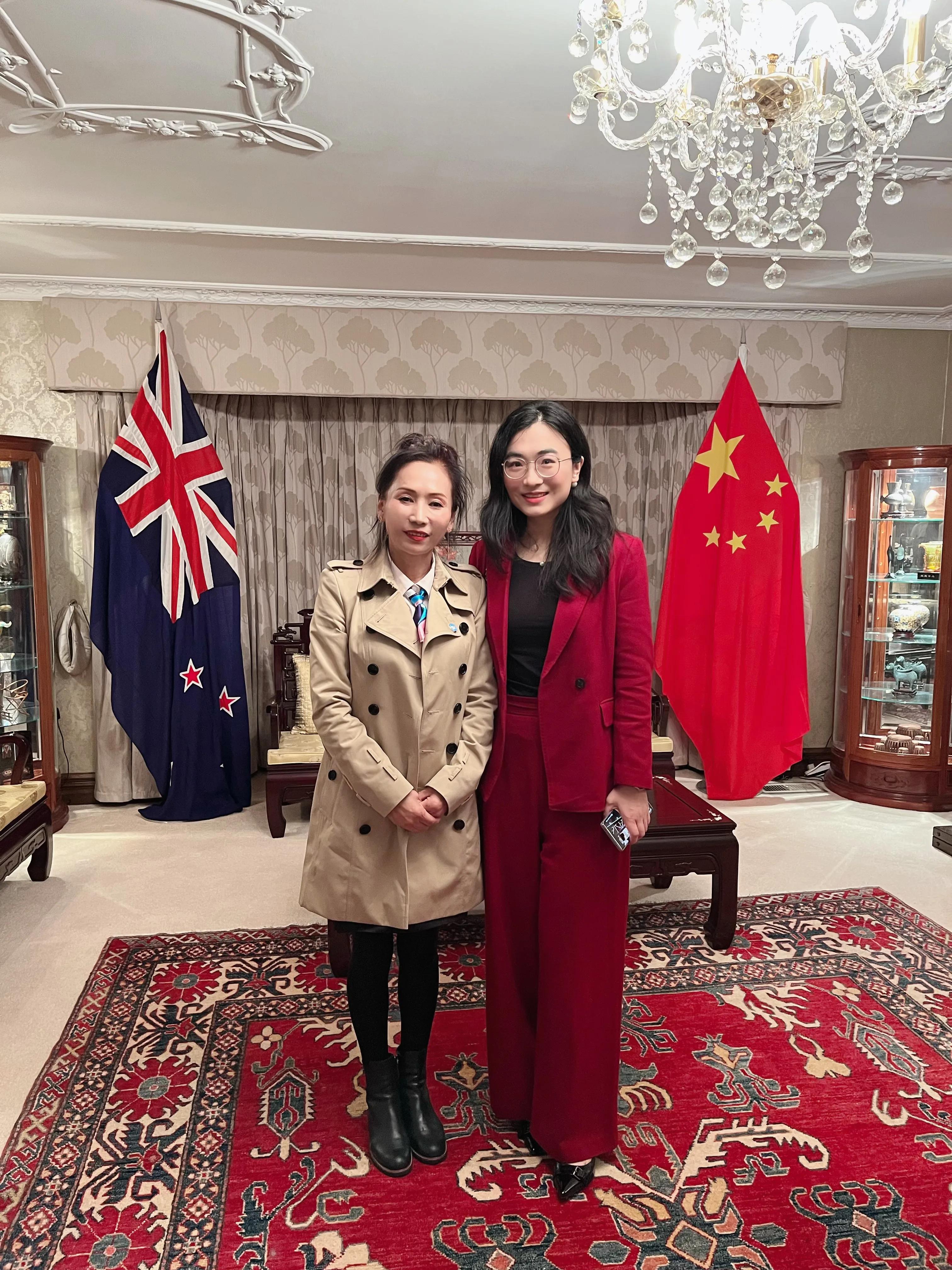 一年一端午，一岁一安康，千里赴粽宴，亲情盈满堂