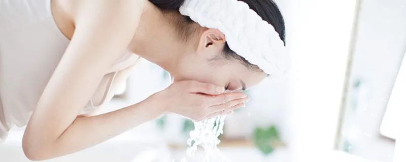 上海文峰美容美发：“阳”后护肤指南|发烧40°到底能不能敷面膜？