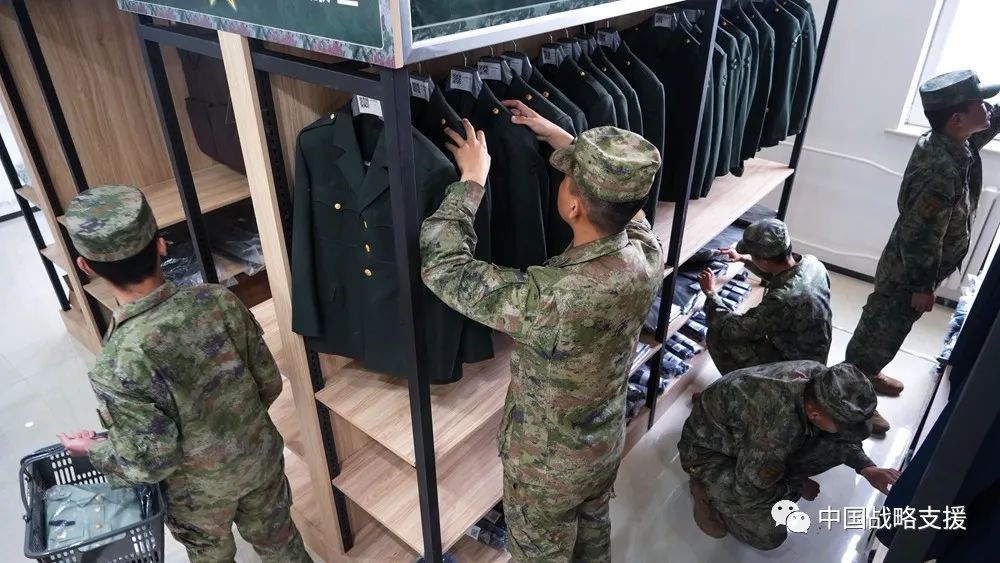 部队被装开箱,部队被装