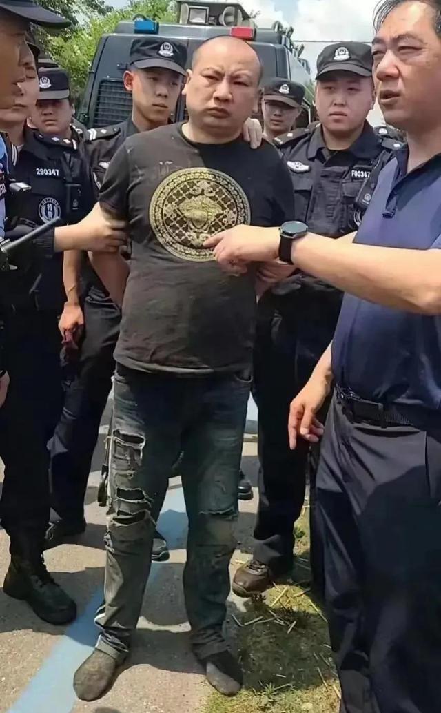 唐山打人案主犯获刑24年现在怎样,唐山打人案主犯获刑24年宣判画面