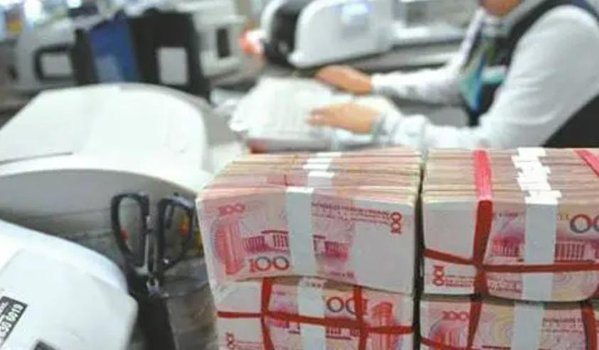 存多少钱余额宝日收益100,一万元存余额宝一年有多少利息