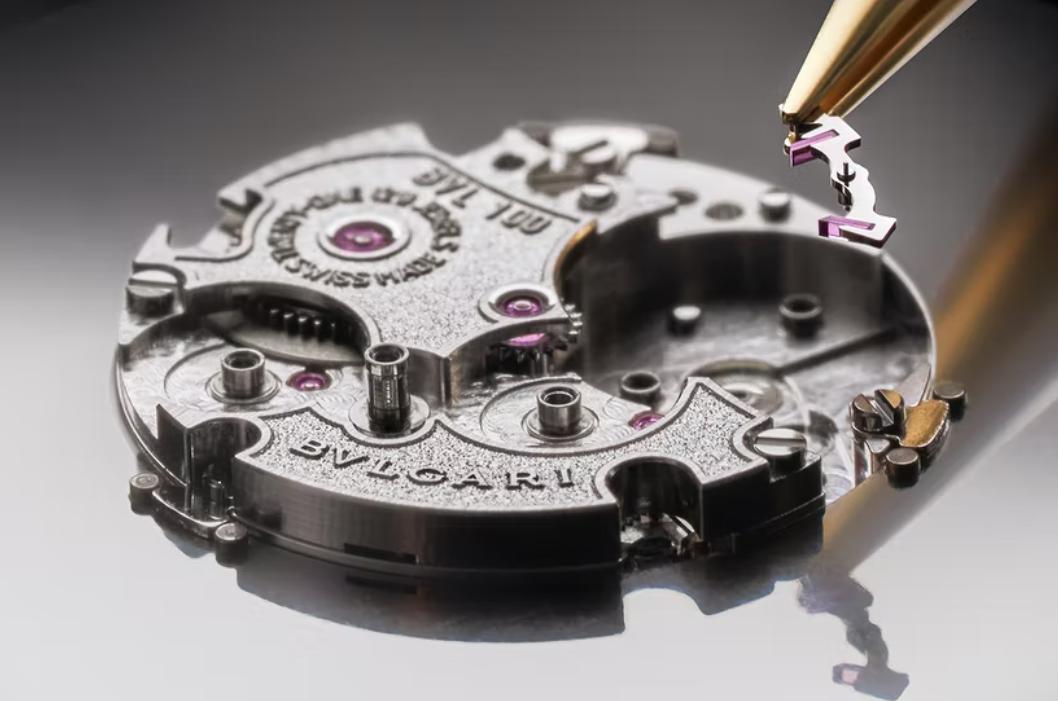 宝格丽serpentiseduttori蓝针,宝格丽serpenti灵蛇古董腕表