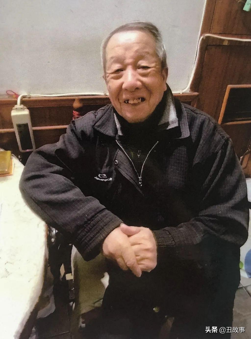 巨龙腾飞风筝的放飞现场,260米长风筝