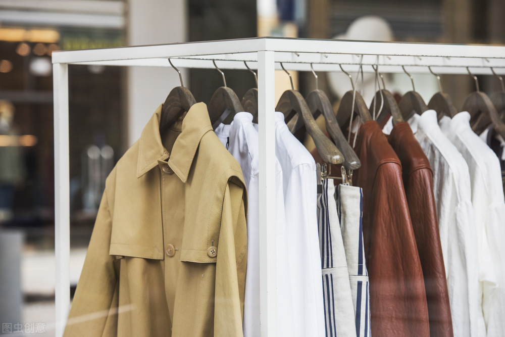 一个女孩开服装店一年赚280万,一女孩开服装店一年赚百万