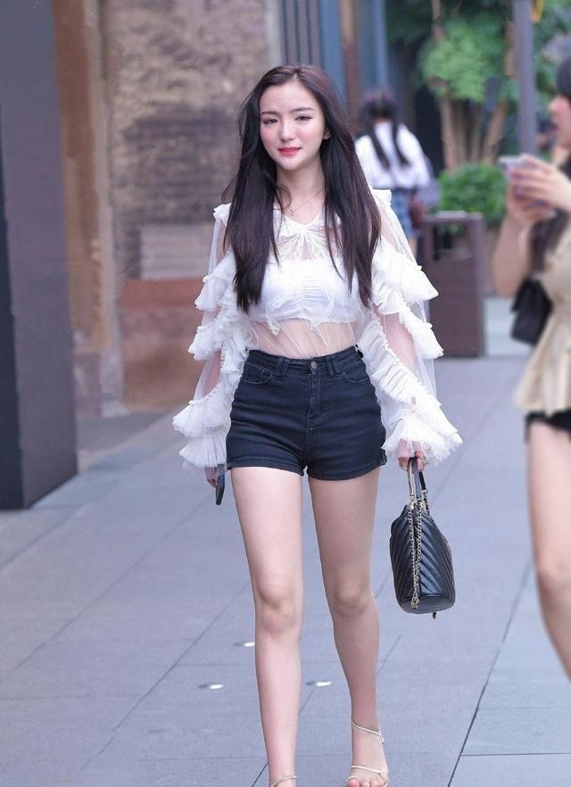 牛仔裤厚款穿搭,开口牛仔裤穿搭