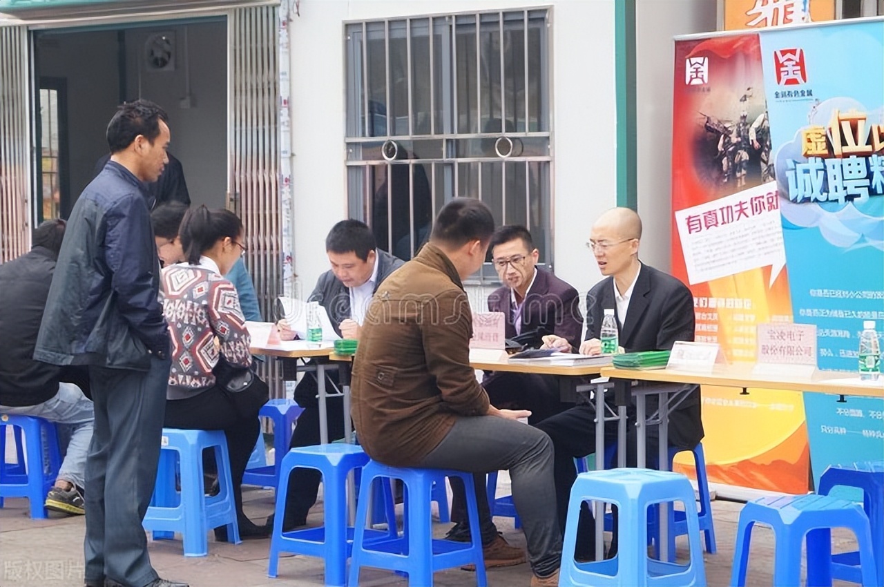 工地高薪招人难的真相曝光,2021年招工难四种行业不能碰