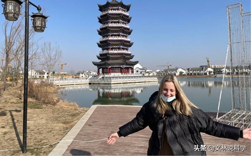 大量瑞士女孩来中国，表面上是来游玩，实际上是来买假发的