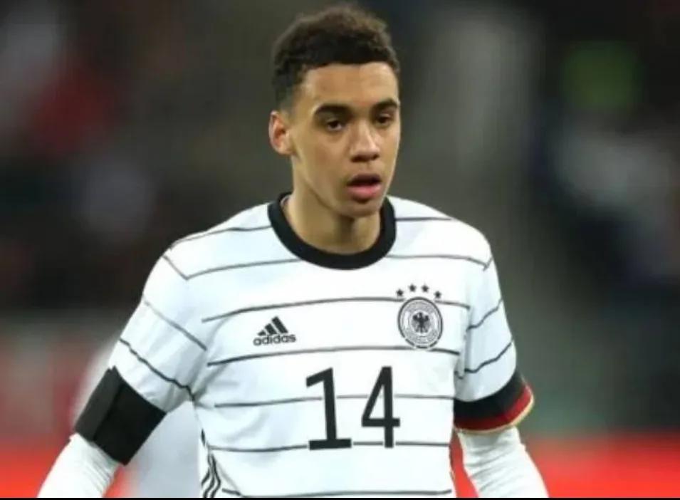 男足2022年卡塔尔世界杯预选赛,2022卡塔尔世界杯最年轻的球员