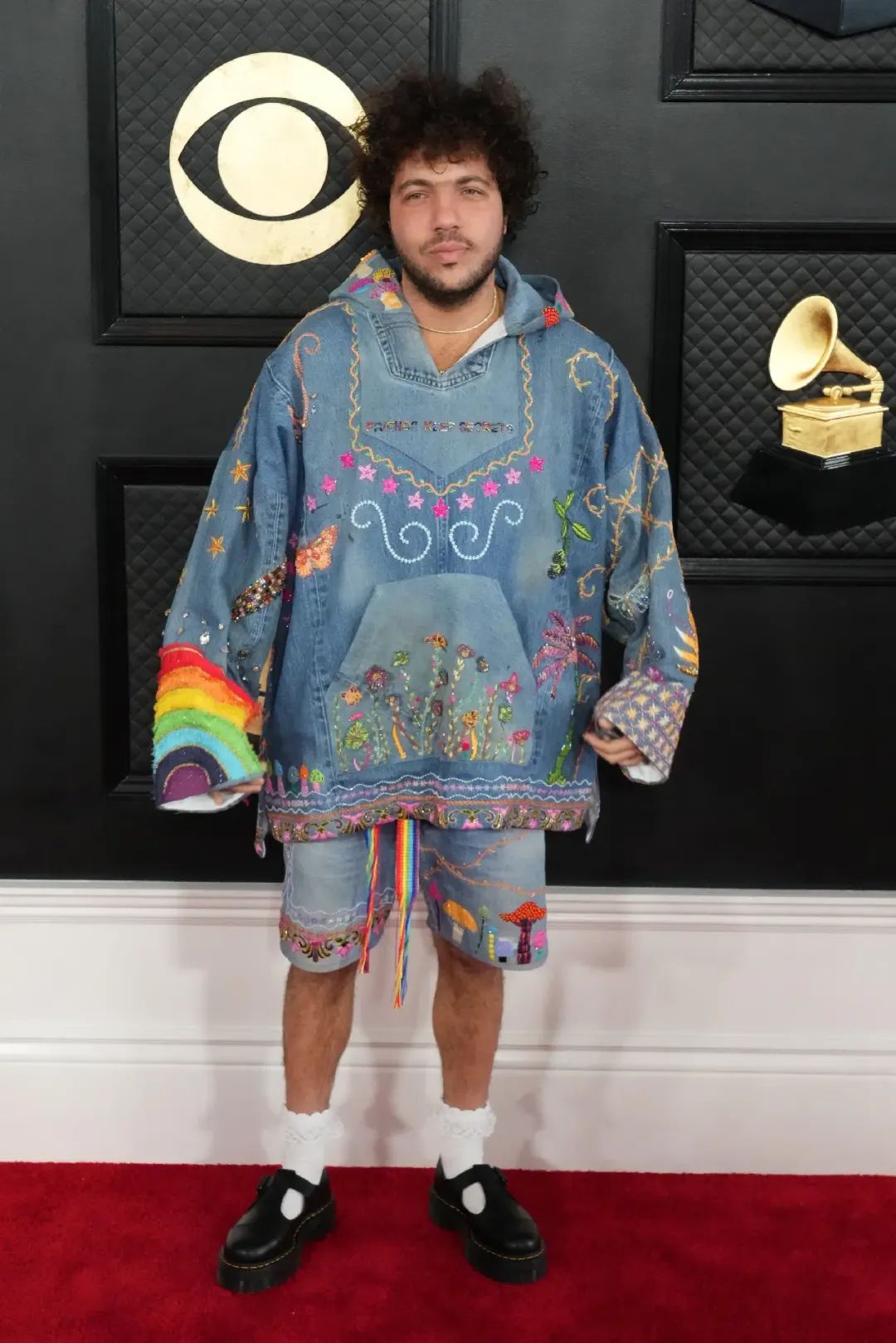 赛琳娜新男友和比伯,赛琳娜与男友恋情曝光