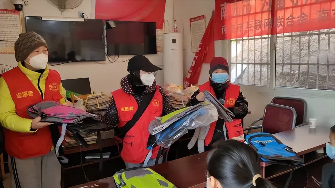 关爱留守儿童助力教育事业,帮扶助残公益活动青少年