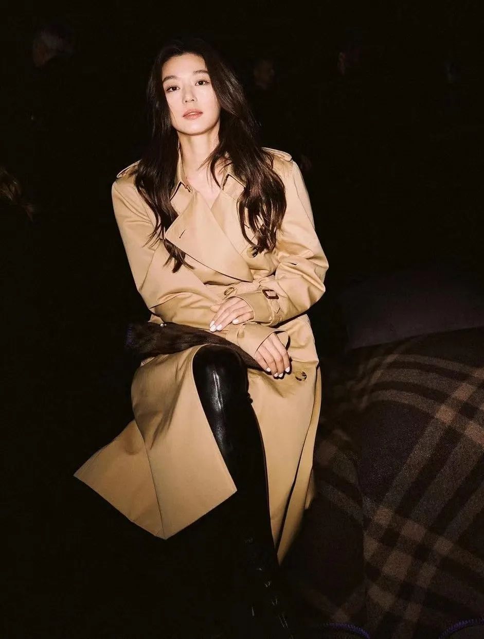 千颂伊现在多少岁了,38岁千颂伊近况