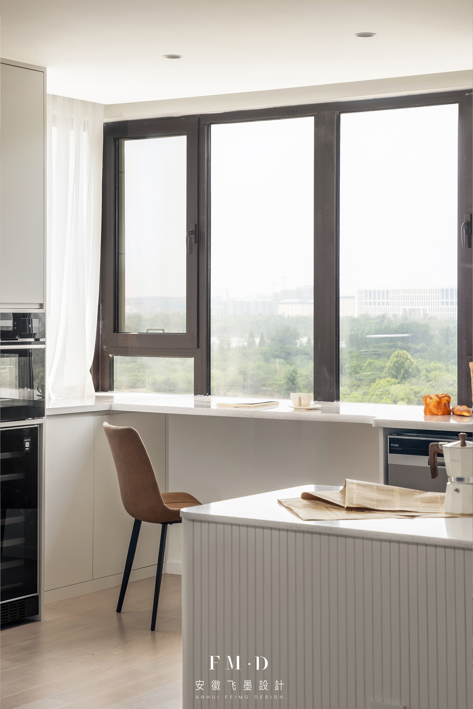 有吧台,有吧台有餐桌的设计