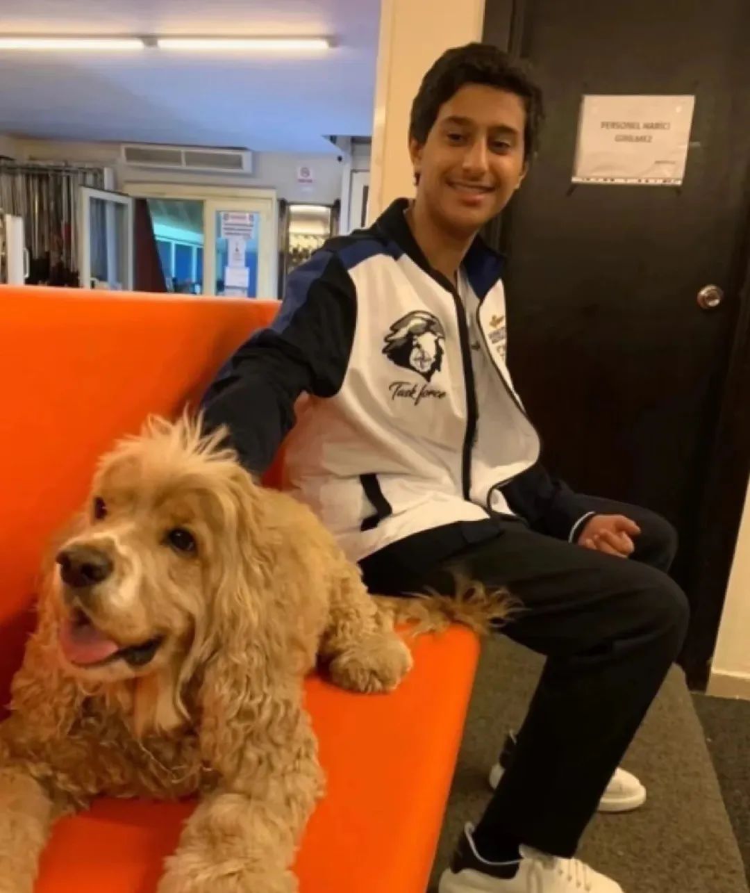 抖音卡塔尔小王子是真的王子吗,卡塔尔王子入驻抖音人们的评价