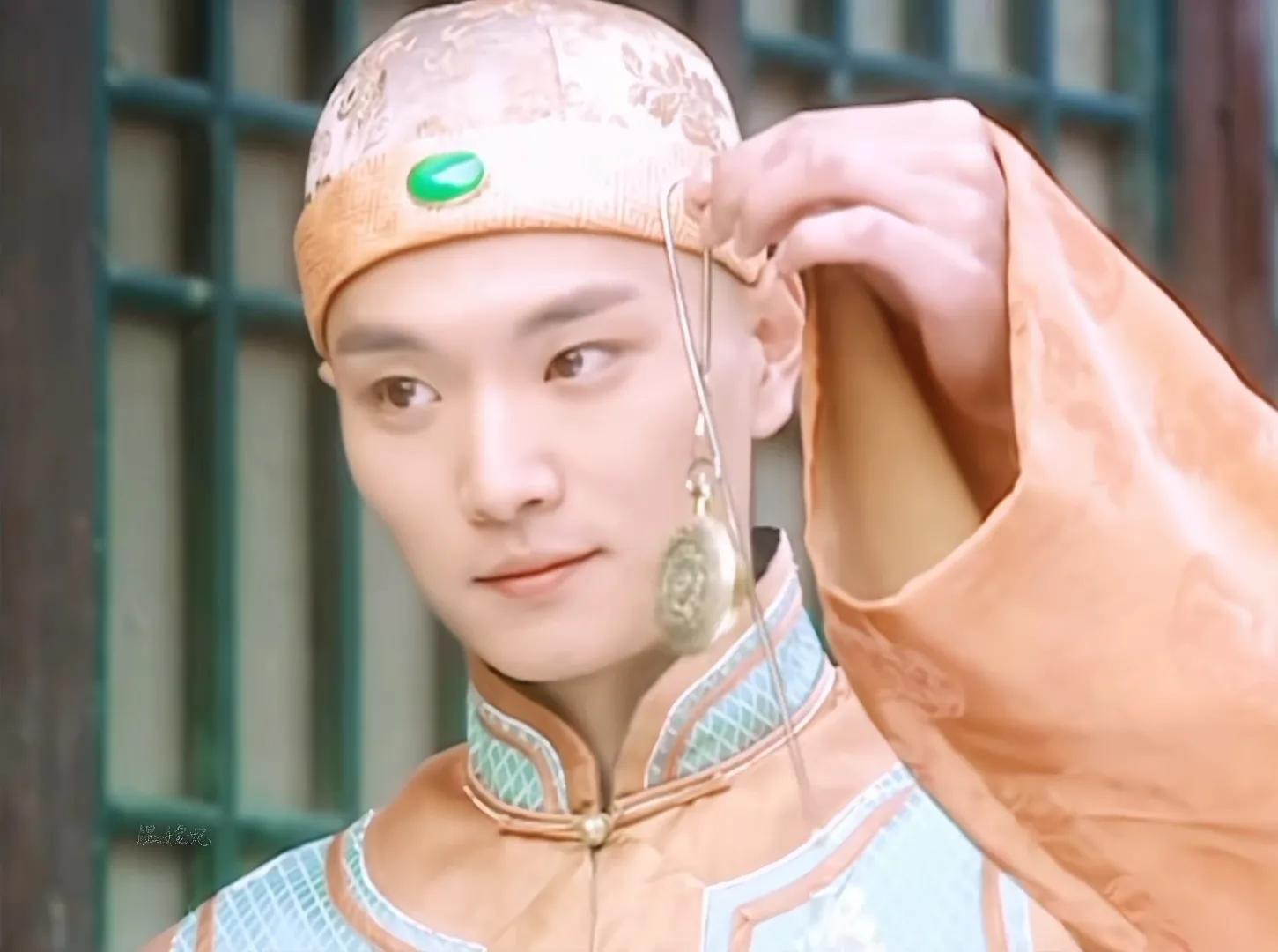 最新的男明星丹凤眼比较正宗的,四大丹凤眼男星