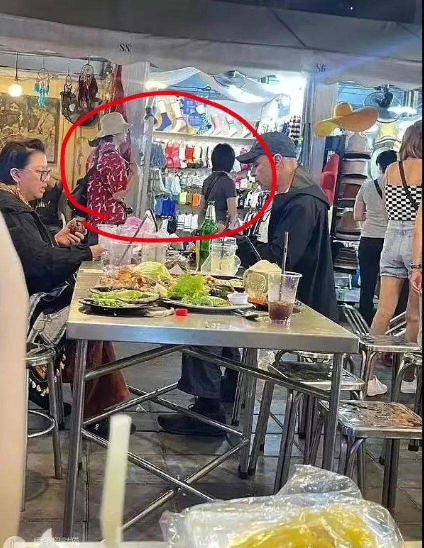 张新成李兰迪泰国正面照,李兰迪张新成泰国同游