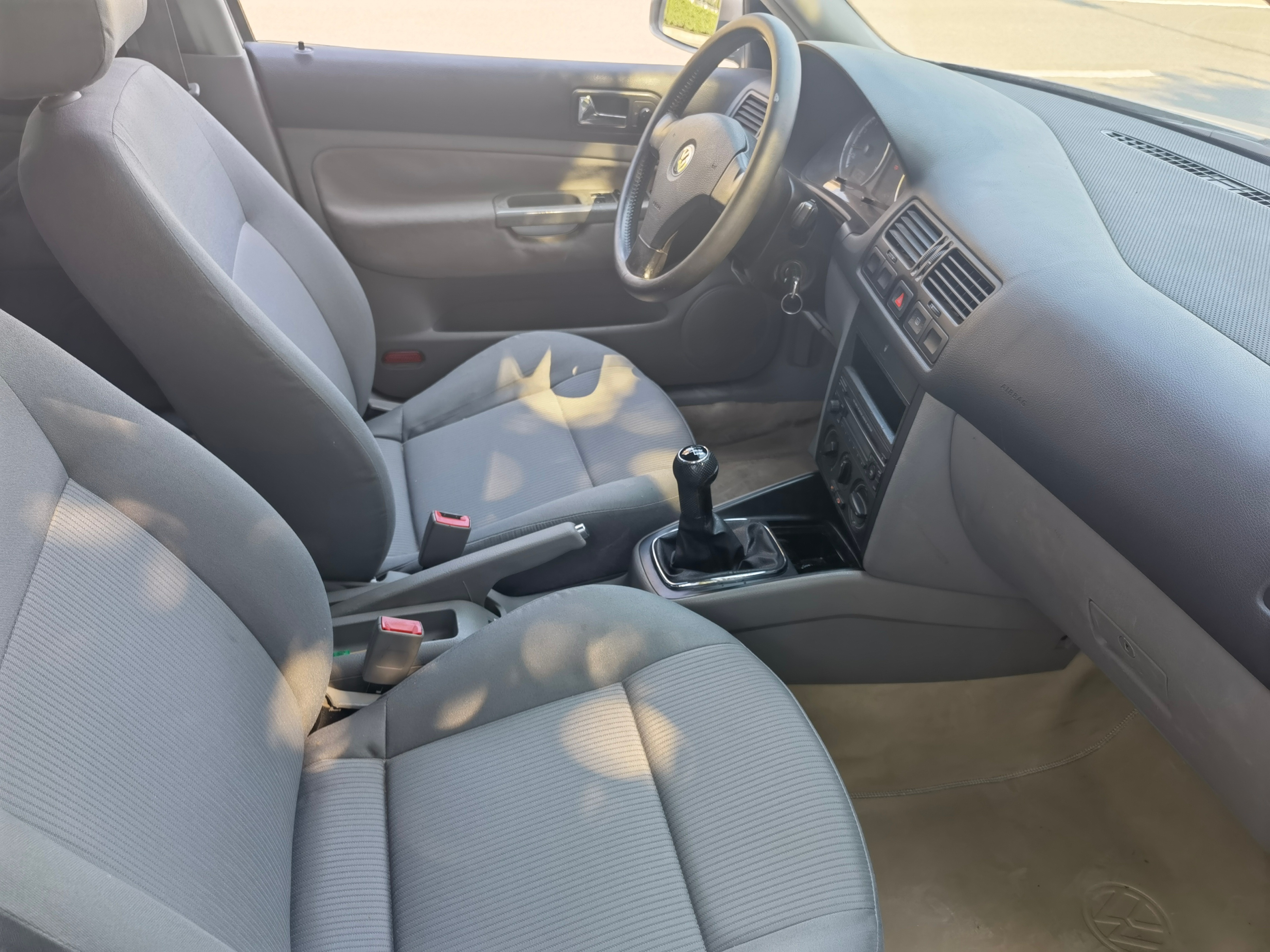 19年6万公里新宝来还值多少钱,宝来前保险杠喷漆多少钱一个