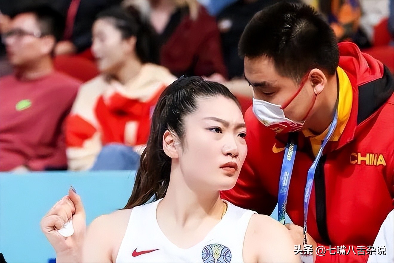 中国女篮球员李梦和前领队爆丑闻不雅照曝光